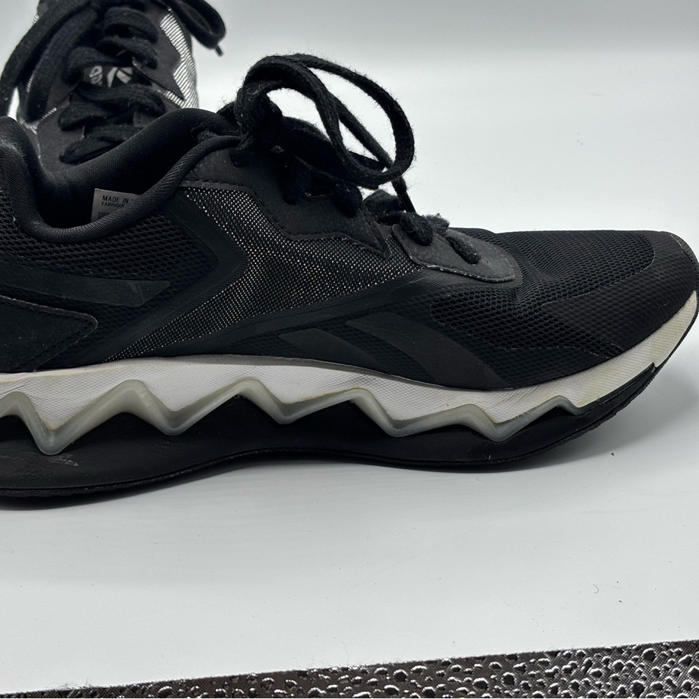 Reebok Womens Black 8 1/2 running shoes. - Picture 7 of 8